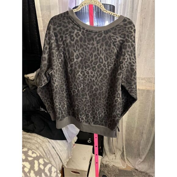 VS pink grey leopard knit sweatsuit set tracksuit- joggers & crewneck small - Picture 7 of 12